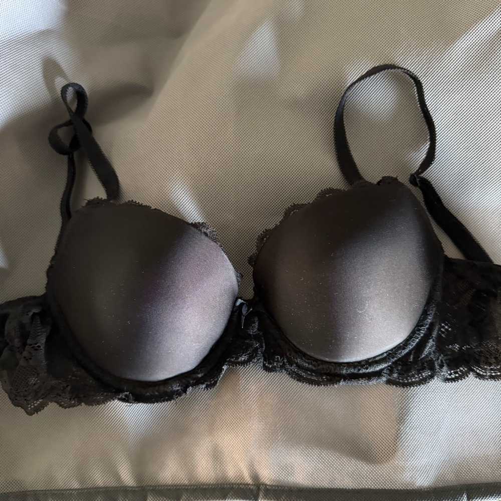 Victoria Secret black bra 32C lace
